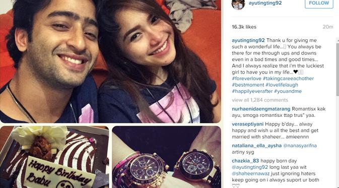 Ciee..Ayu Ting Ting Pamer Kado