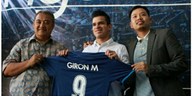 Arema Cronus Resmi Mengontrak Striker Haus Gol Asal Australia