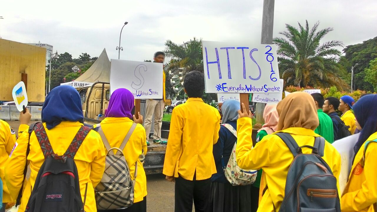 GEBRAK membawa pesan anti rokok kepada Presiden