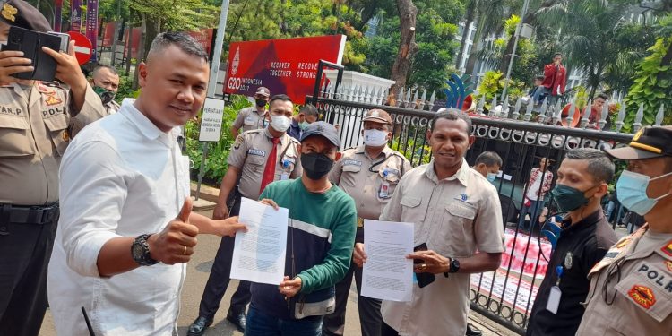 Datangi Kementrian Investasi KOMISI PETANI Mendesak Mentri Bahlil Lahadalia Cabut Izin Usaha Kelapa Sawti PT.Braham Bina Bakti