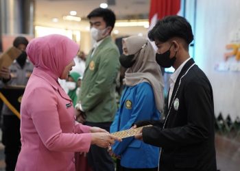 PMJ Bagikan Bantuan Pendidikan di HUT