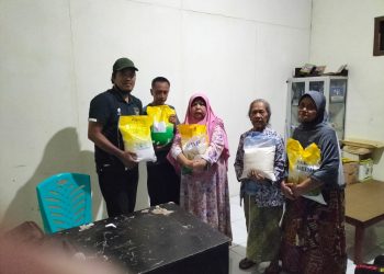 Harga Pangan Melonjak, Fungsionaris DPD Partai Golkar Kota Malang Korcam Sukun Bagikan Sembako Gratis Jelang Ramadhan