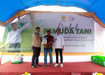 Bagi-bagi Bibit dan Alsintan, Gempita Serukan Milenial dan Gen Z Bertani