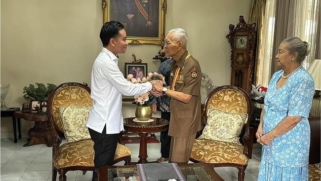 Pertemuan Hangat Gibran dan Try Sutrisno, Belajar Kepemimpinan & Peringati Pejuang Bangsa