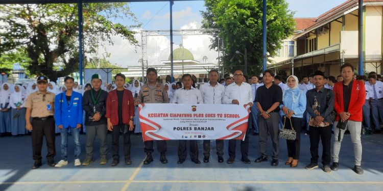 Sasar Sekolahan, Polres Banjar Bersama Cipayung Plus dan Ruang Pemuda Ajak Generasi Muda Taat Hukum