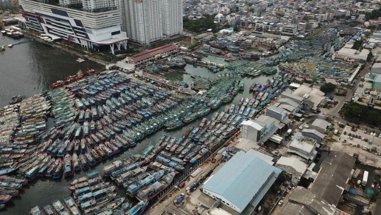 Lampu Merah di Muara Angke: Mengapa Pemerintah Menyetop Izin Kapal Baru?”