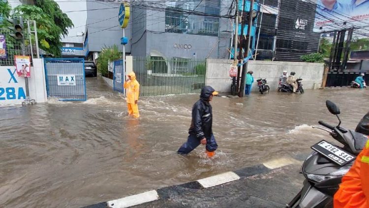 Banjir Jakarta Meluas, 12 RT dan 17 Ruas Jalan Terendam