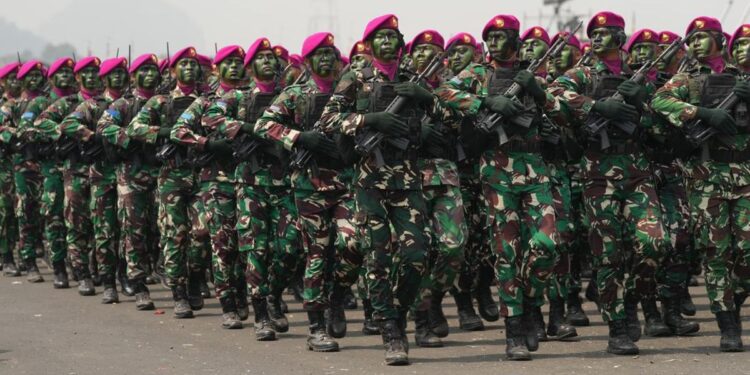 Kaster TNI Hidup Lagi: Strategi Adaptif atau Kembalinya Bayang-Bayang Masa Lalu?