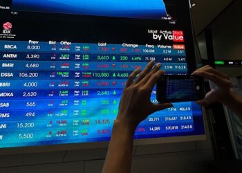 IHSG Dibuka Melemah, Pernyataan Keras Trump Jadi Sebab