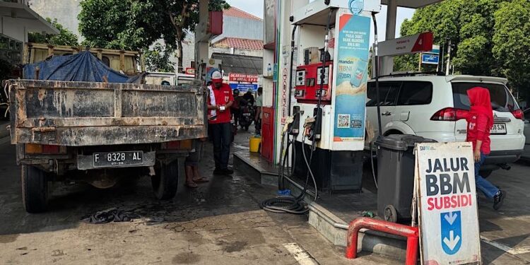 Harga BBM Nonsubsidi Naik, Bahlil Mau Cegah Pertalite-Solar Jebol