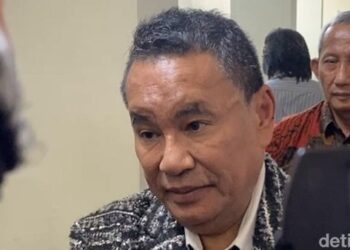 Hotman Paris Dilaporkan PWI, Tiba-tiba Minta Maaf dan Cabut Laporan—Ada Apa? Frasa “Tiba-tiba” dan “Ada Apa?