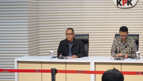 Oknum Staf KPK Bocorkan Kasus ke Ayahnya, Peras Bupati Pemalang
