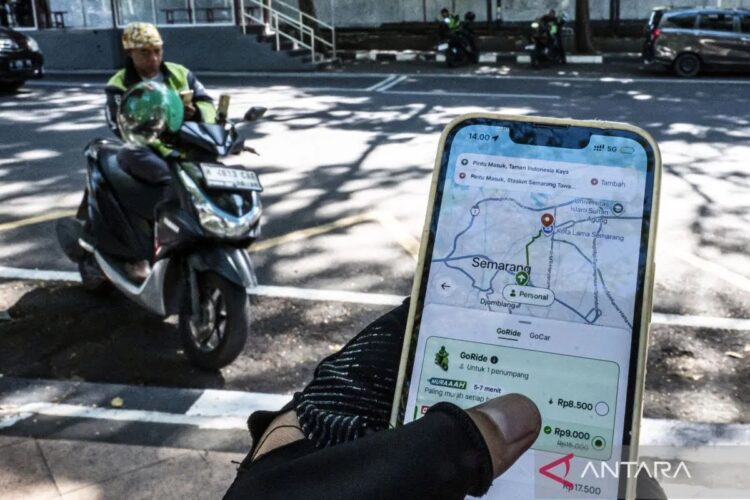DPR soroti implementasi kebijakan komisi delapan persen ojol