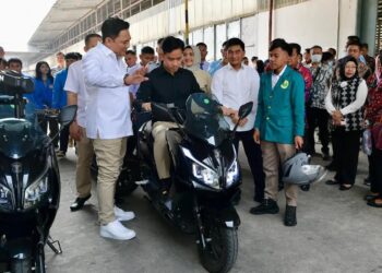 RKIH Muda: Kunjungan Gibran ke Pabrik Motor Listrik Bukti Nyata Dukung Transisi Energi