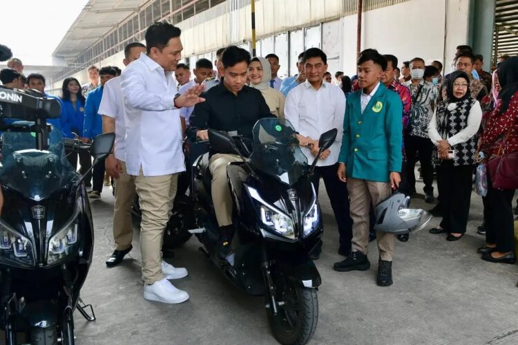 RKIH Muda: Kunjungan Gibran ke Pabrik Motor Listrik Bukti Nyata Dukung Transisi Energi