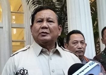 Prabowo Tahu Persis Siapa yang Ingin Menjatuhkannya, Tapi Mengapa Diam?