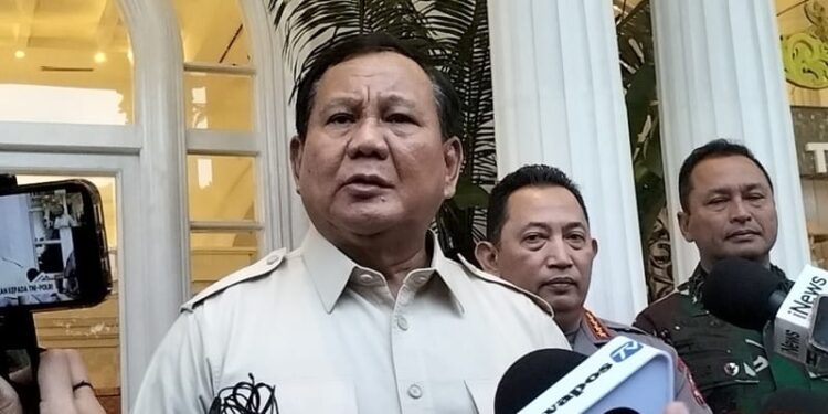 Prabowo Tahu Persis Siapa yang Ingin Menjatuhkannya, Tapi Mengapa Diam?