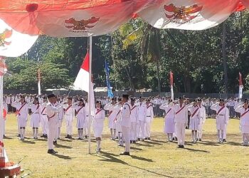 Momen Haru di Tengah Guncangan: Upacara 17 Agustus di Kota Komba Terus Berlangsung Meski Gempa Susulan