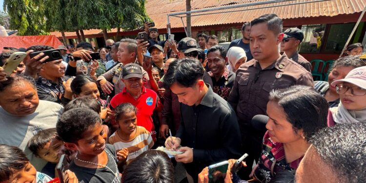 Air Mata di Tengah Reruntuhan: Penyintas Gempa Nekat Terobos Paspampres, Sampaikan Keluhan ke Wapres Gibran