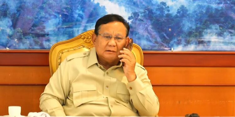 Momen Prabowo Telepon di Tengah Rapat, Minta Pengiriman Bantuan Karhutla Kalteng Dipercepat