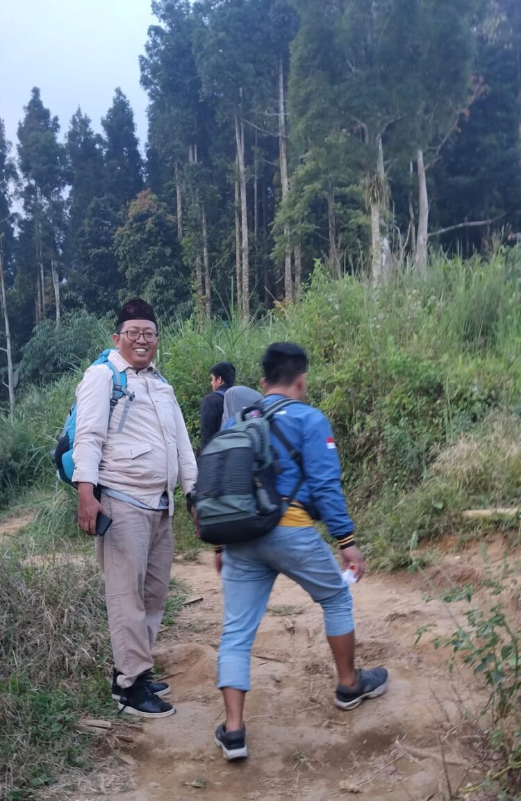 MENJAGA HUTAN, MENGHIDUPKAN DESA: Gerakan “Hutan Asuh” Girijaya Menyulap Camping Ground Menjadi Laboratorium Konservasi