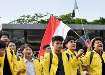 Mahasiswa Kepung HI Sehari Setelah 17 Agustus: “Kemerdekaan Macam Ini?”