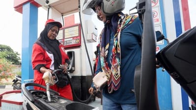Transformasi Subsidi BBM: Saatnya Beralih dari Subsidi Harga ke Bantuan Langsung Tunai?