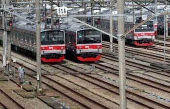 KRL Greenline Kembali Normal Usai Tertahan Kerumunan Massa