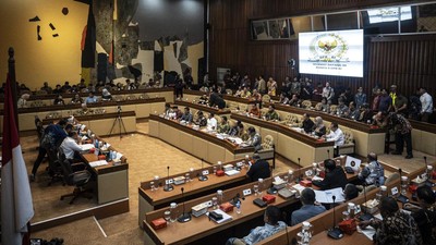 Wacana Pilkada Tanpa Wakil Menguat di DPR