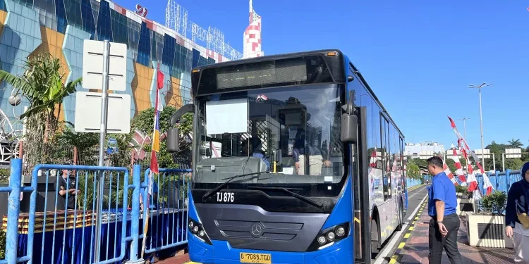 DPRD DKI Minta TransJakarta Evaluasi SOP usai Penumpang Dipaksa Turun