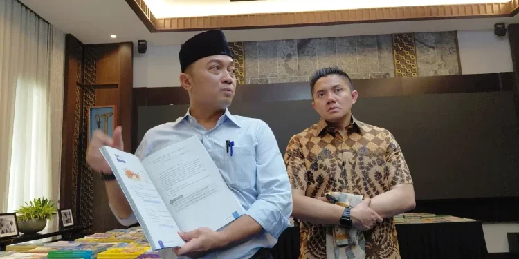 Prabowo Ingin Perbarui Buku Pelajaran Siswa: Ukuran Huruf Diperbesar, Kualitas Ditingkatkan