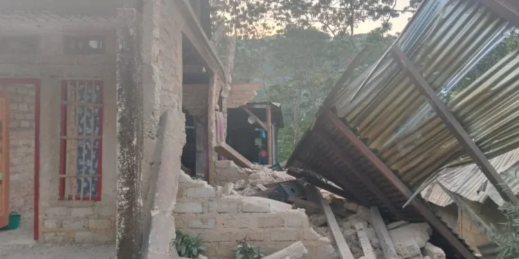 2.000 Warga NTT Mengungsi Secara Mandiri Pascagempa M7,7, Sebagian Mulai Kembali ke Rumah