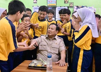 Prabowo Fokuskan RAPBN 2027 ke Pendidikan Alih-alih MBG, Ada Apa?