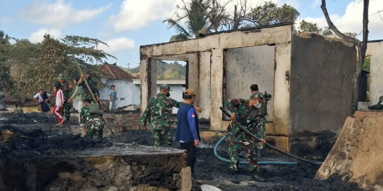 Kronololgi Api dari Kabel, Ratusan Rumah Adat Sade Ludes