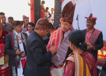 Gelar Kehormatan dan Adat Berdatangan untuk Jokowi: Pengakuan Internasional hingga Legitimasi Kultural