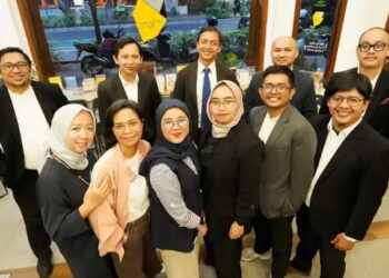Kabinet Bayangan dan Mikrofon di Tengah Sepinya Oposisi