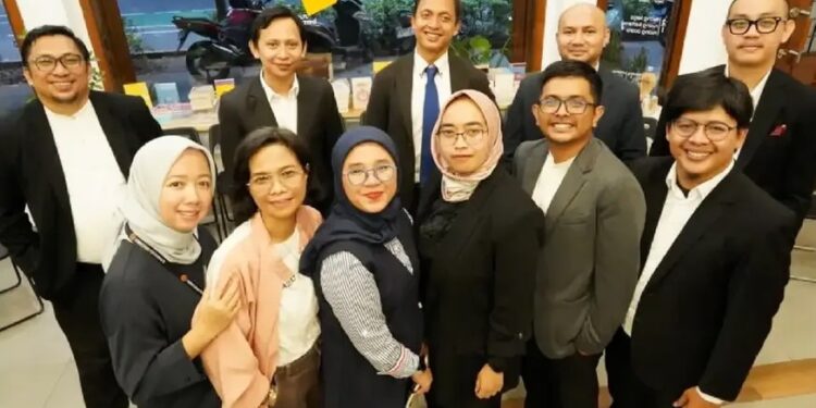Kabinet Bayangan dan Mikrofon di Tengah Sepinya Oposisi