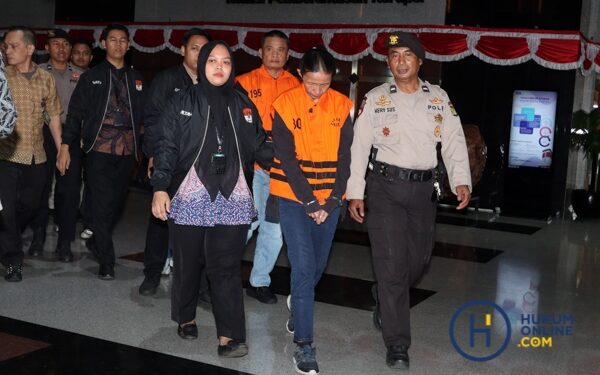 KPK Resmi Menahan Tiga Tersangka dalam Perkara Korupsi Digitalisasi SPBU Pertamina