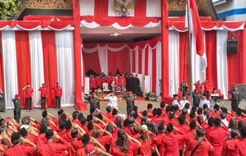 Megawati Pimpin Upacara HUT ke-81 RI di Sekolah Partai PDIP, Doakan Korban Gempa NTT
