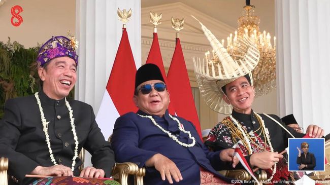 Momen Hangat Prabowo, Jokowi, dan Gibran Tampak Mesra
