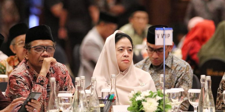 Mahfud MD Sindir Puan: “Kalau Pimpinan DPR Tak Tanda Tangan, RUU Perampasan Aset Mau Dibawa ke Mana?”