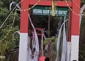 Baru Diresmikan, Jembatan Gantung di Pangandaran Ambruk saat Dilewati Bupati