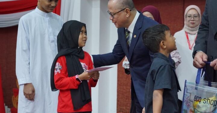 Menteri P2MI: Negara Hadir untuk 2.400 Anak PMI di Malaysia, Akses Pendidikan Jadi Prioritas